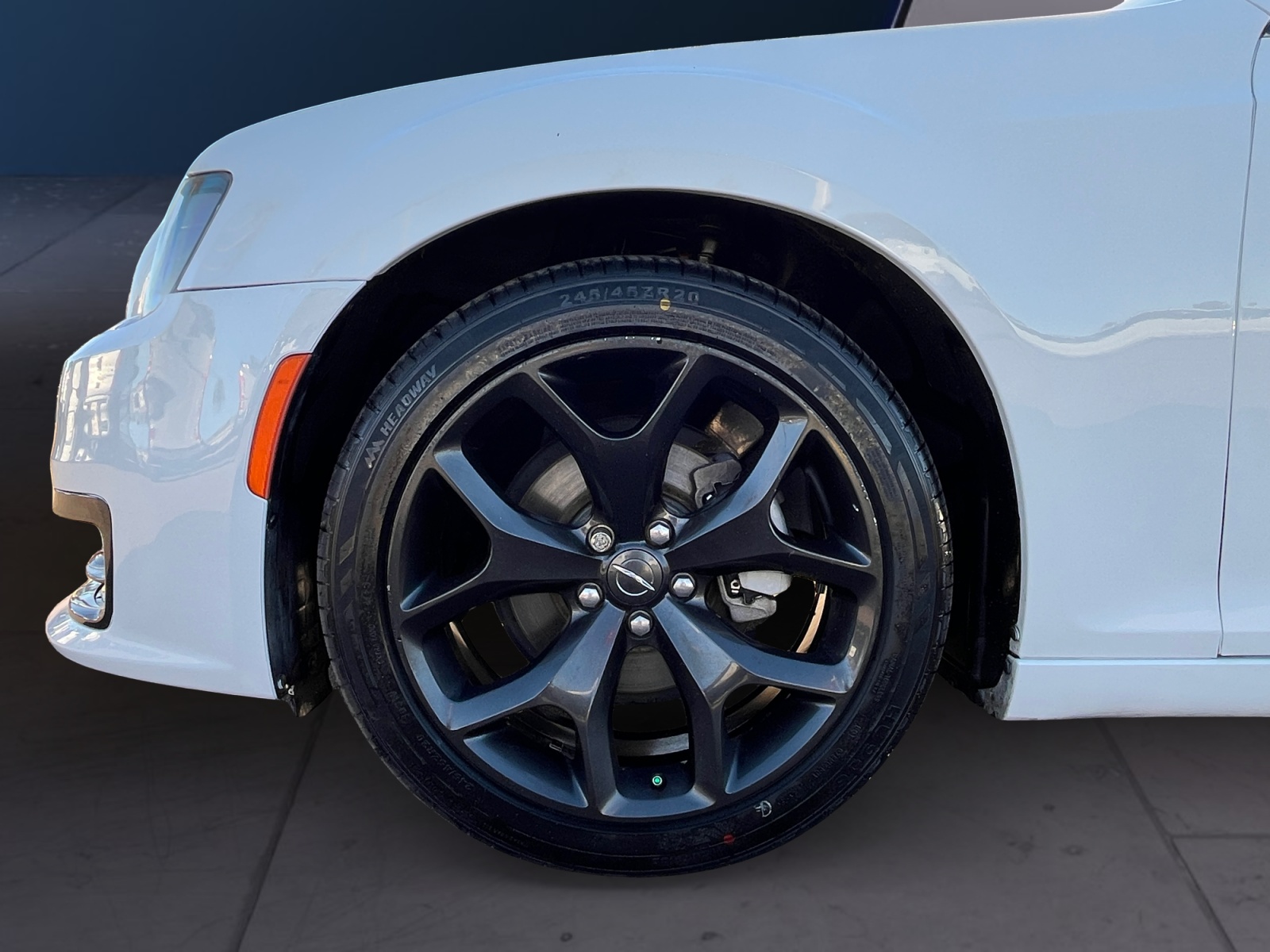 2021 Chrysler 300 Touring - Photo 14