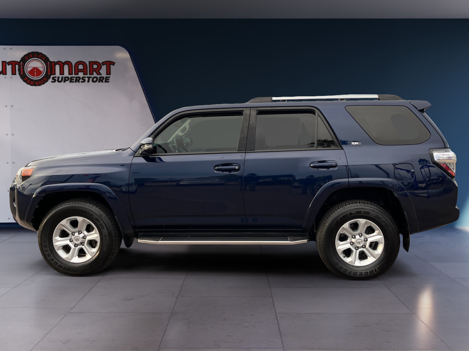 2019 Toyota 4Runner SR5 4WD photo 2