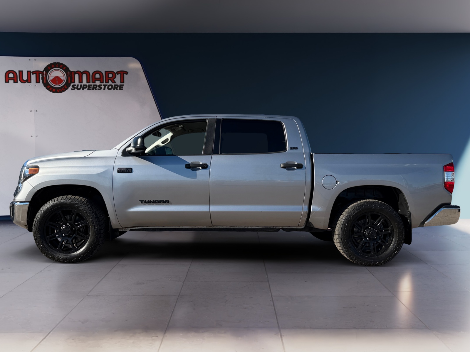 2020 Toyota Tundra SR5 - Photo 2