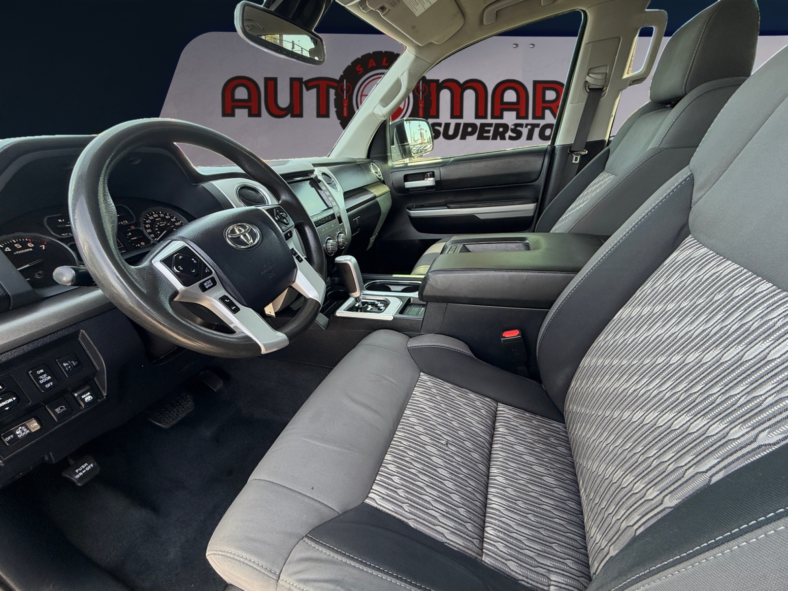 2020 Toyota Tundra SR5 - Photo 9