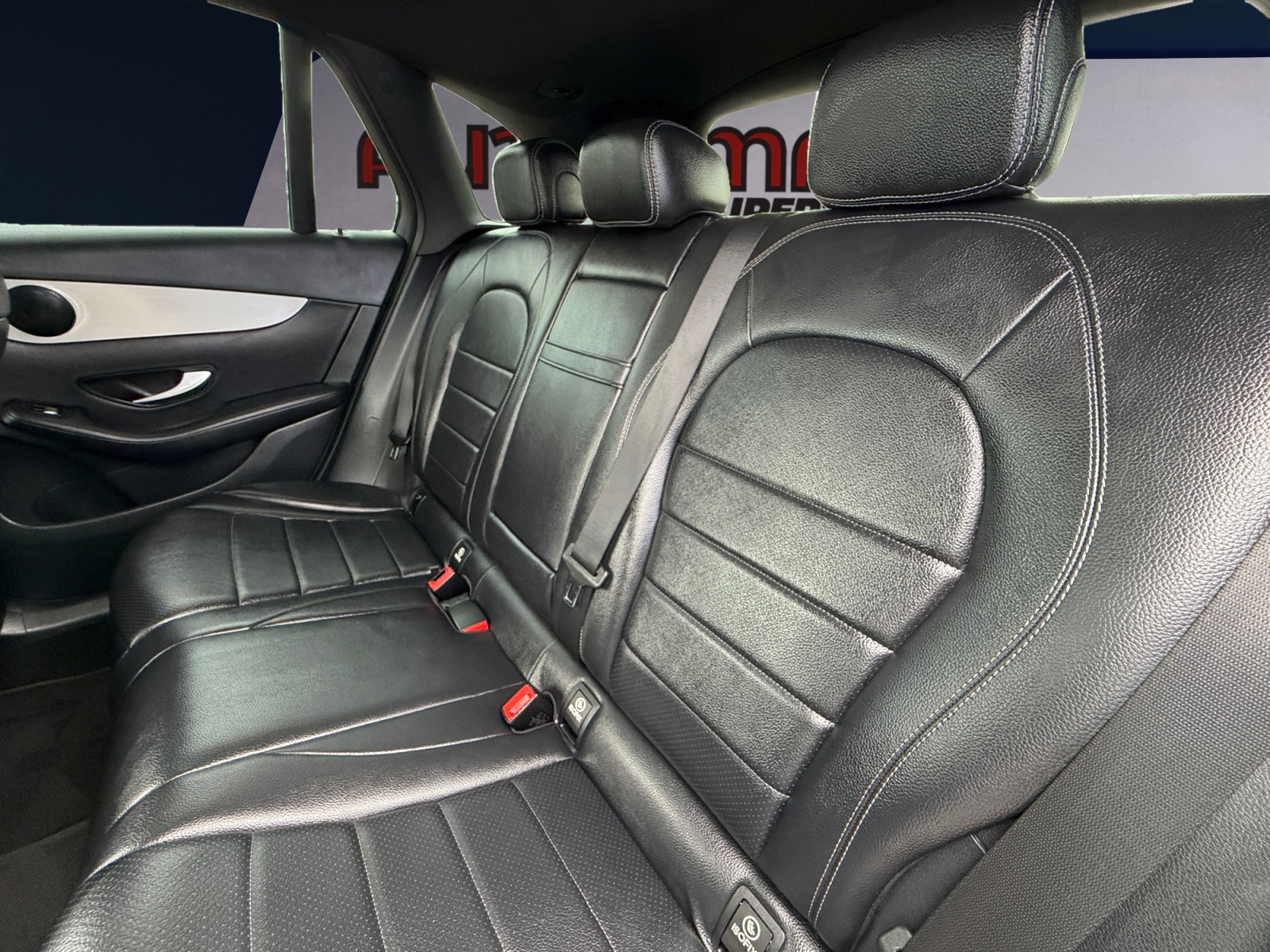 2022 Mercedes-Benz GLC GLC300 - Photo 13