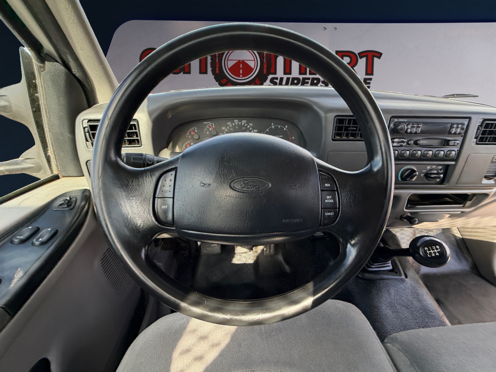 Ford F-550 photo 12
