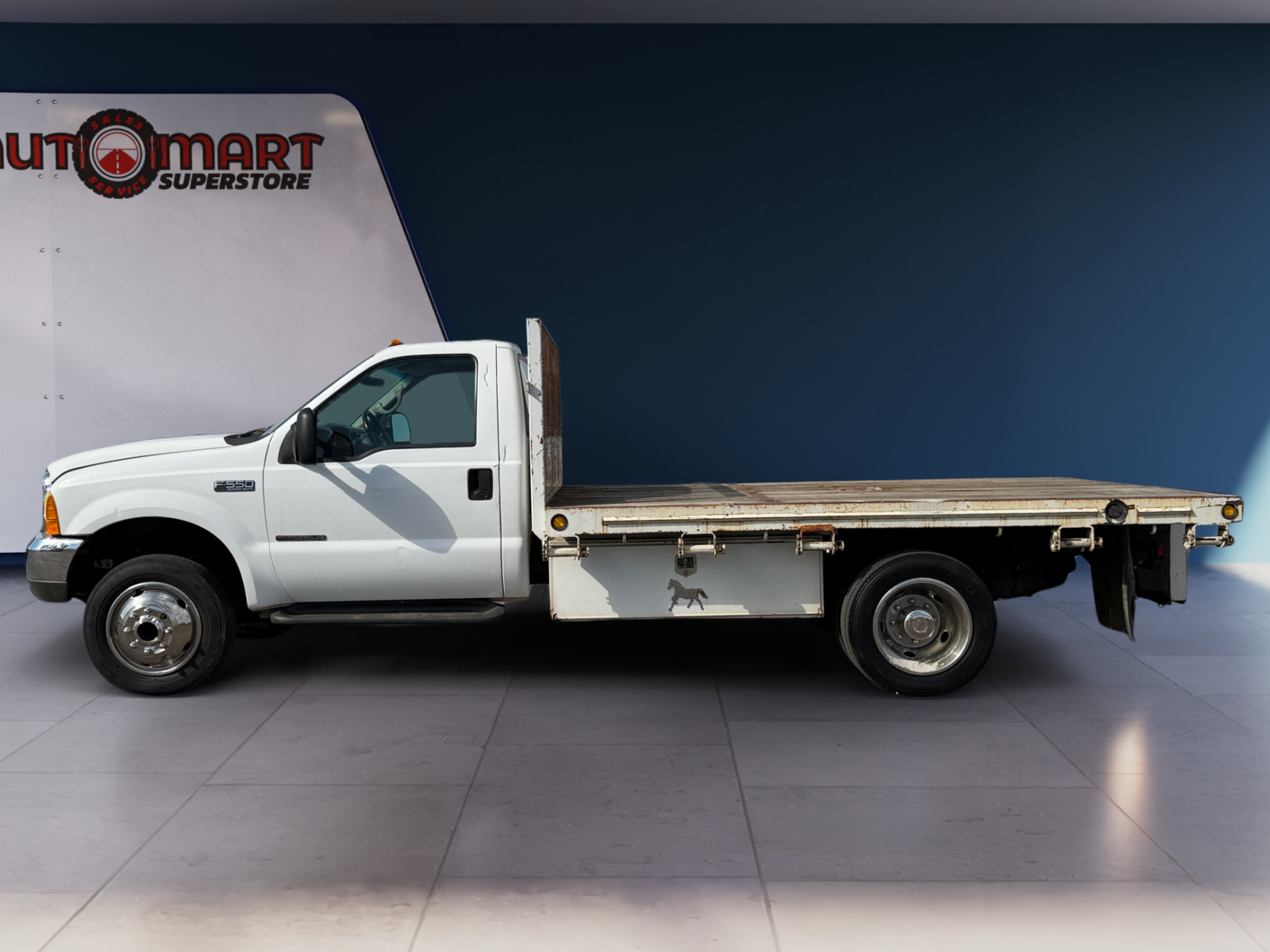 Ford F-550 photo 2