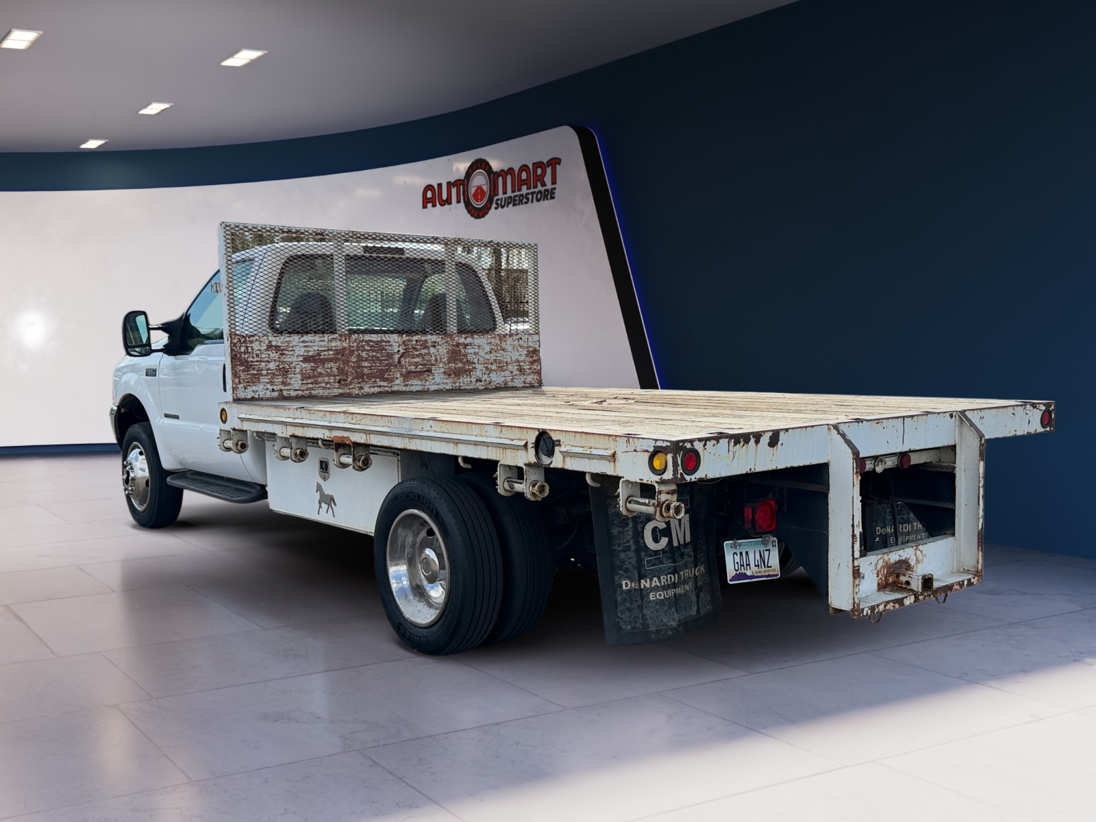 Ford F-550 photo 3
