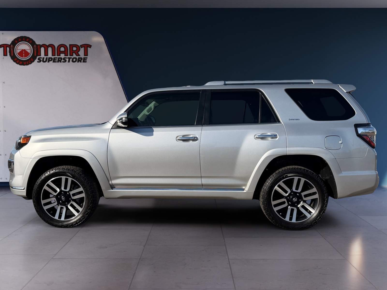 2017 Toyota 4Runner Limited - Photo 2