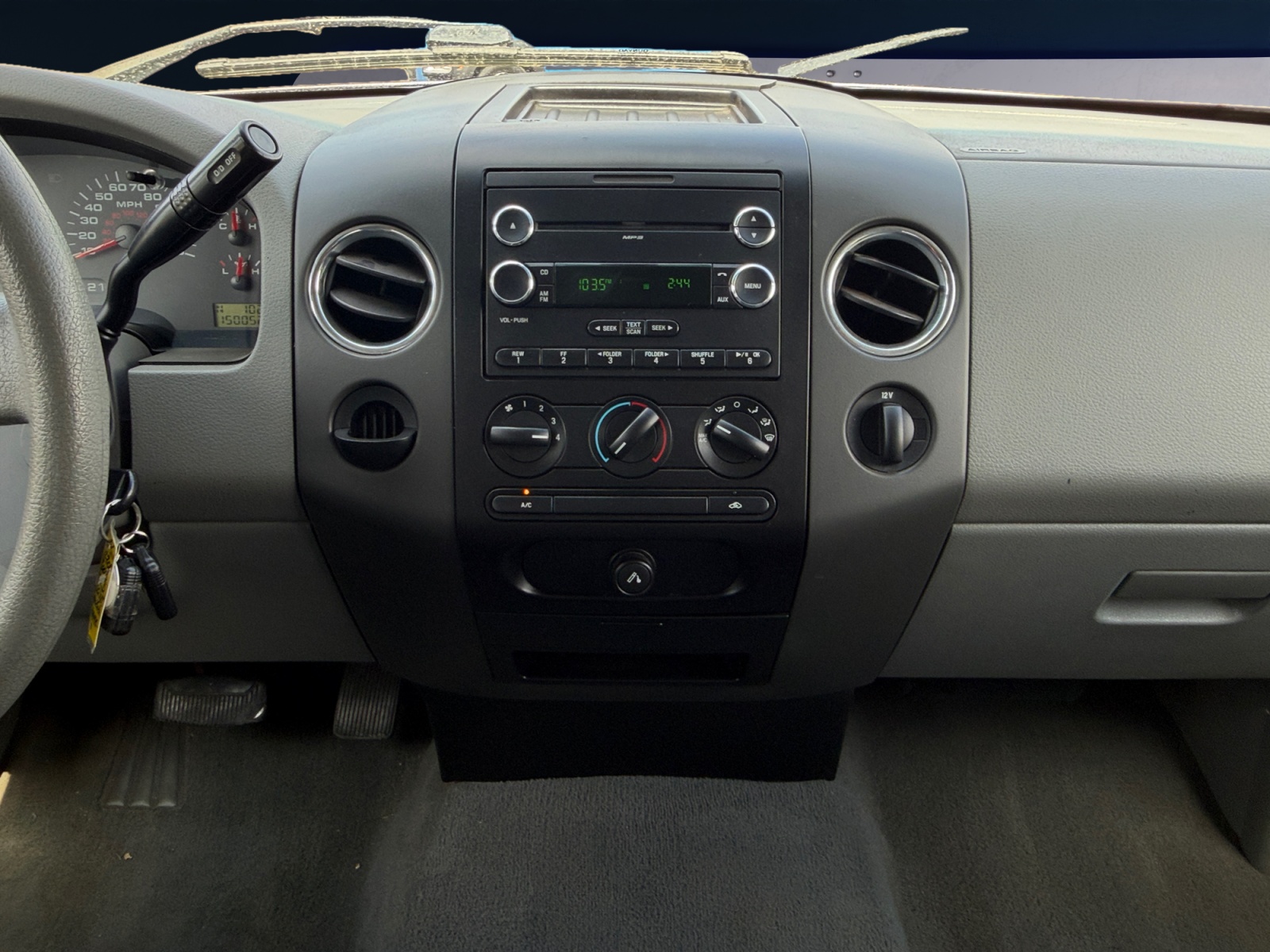 Ford F-150 photo 12