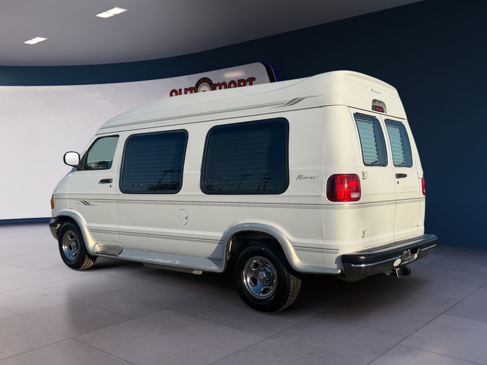 Dodge Ram Van photo 3