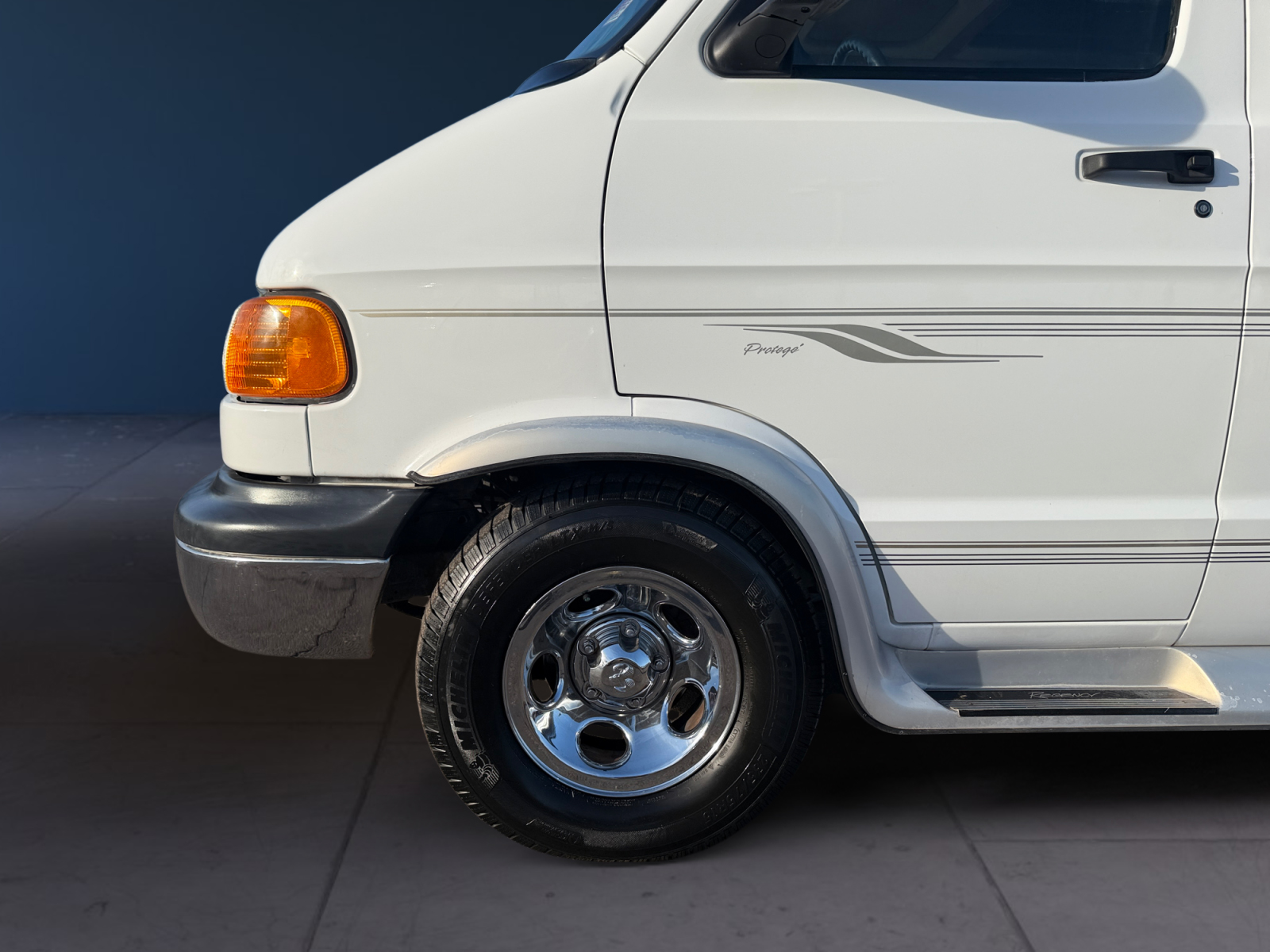Dodge Ram Van photo 14