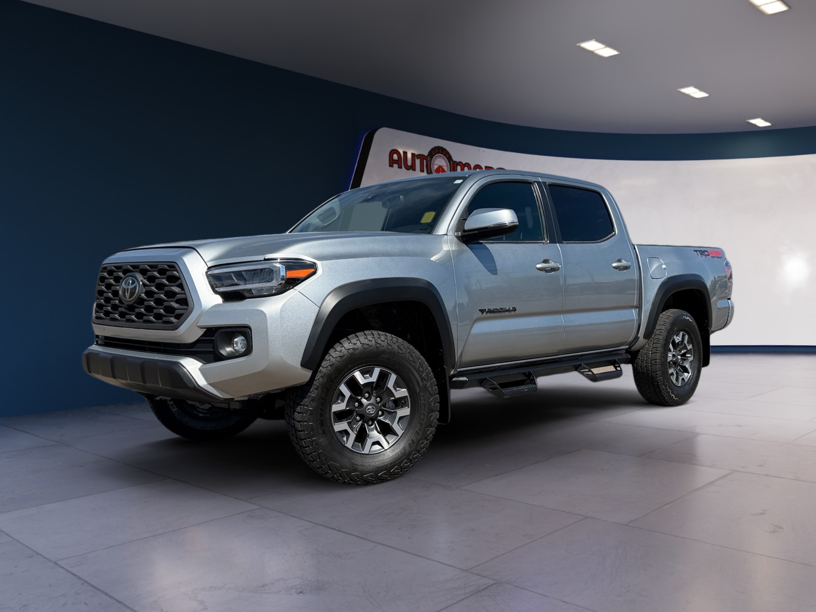 Toyota Tacoma photo 2