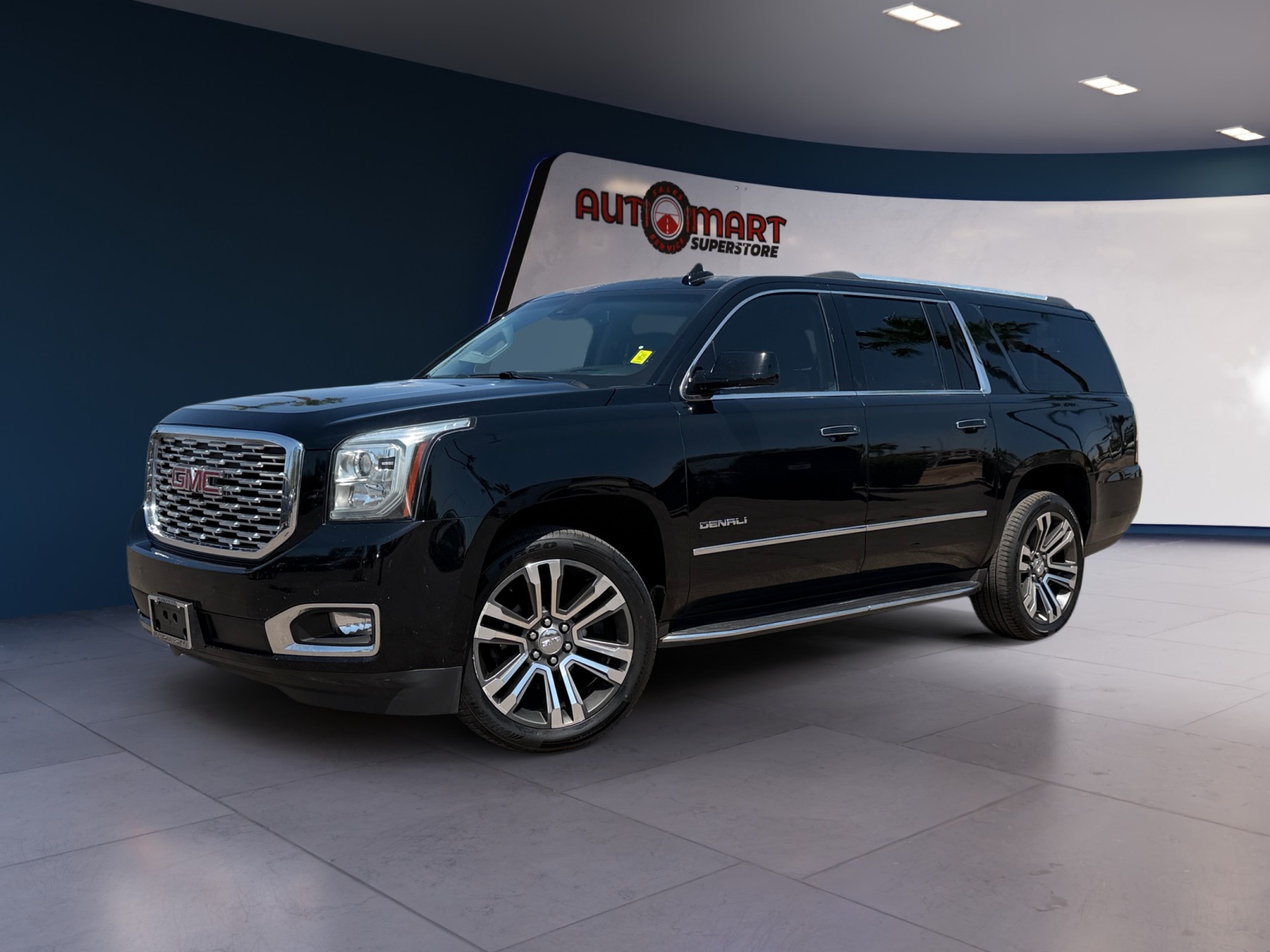 GMC Yukon XL photo 2