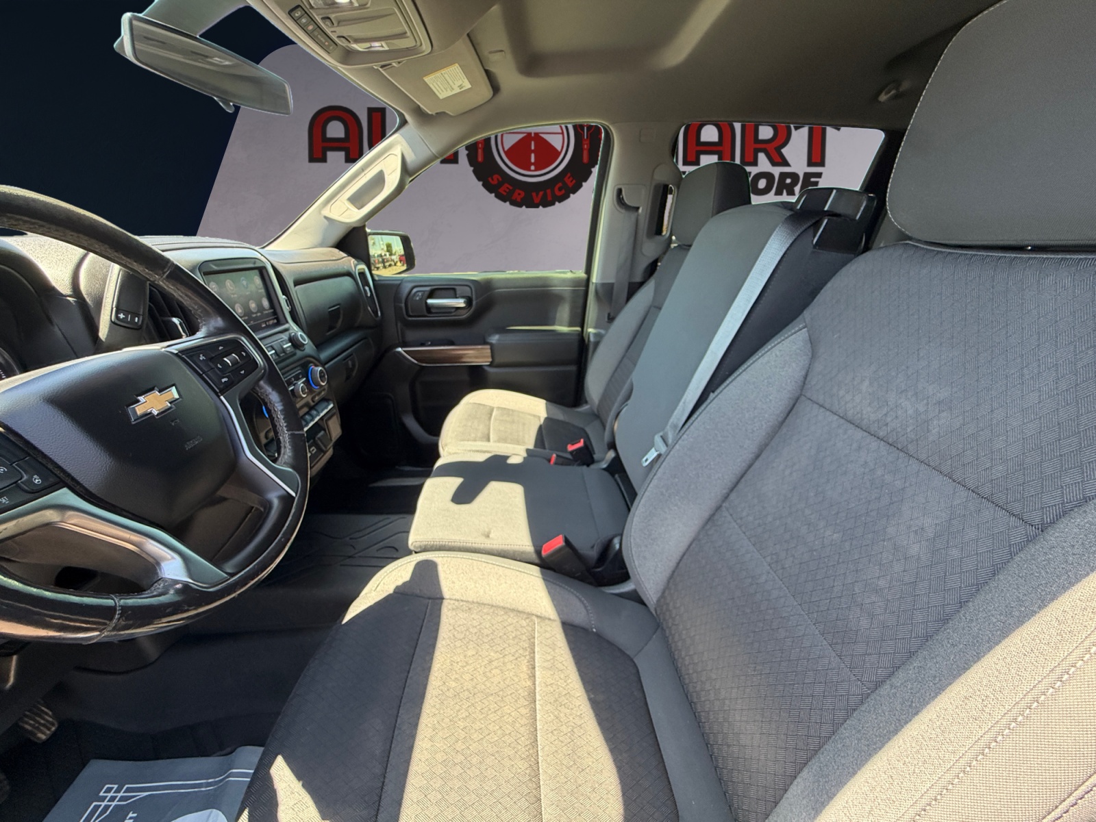 Chevrolet Silverado photo 10