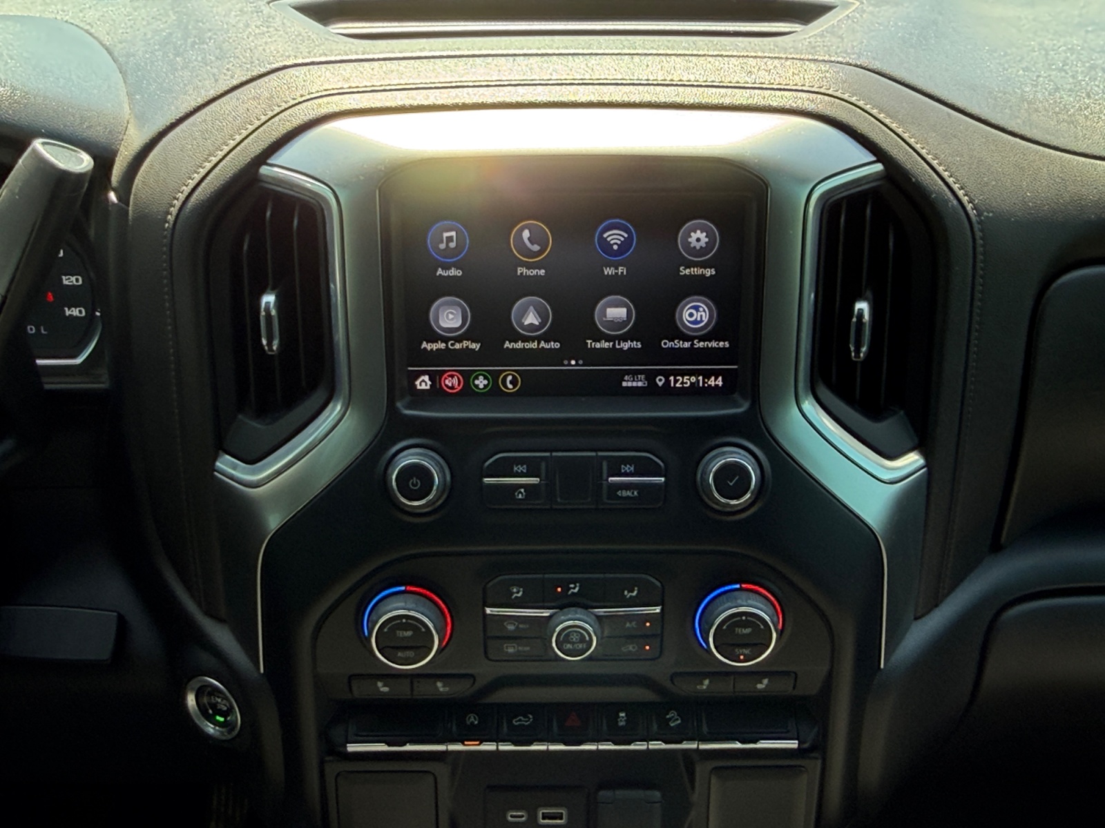 Chevrolet Silverado photo 12