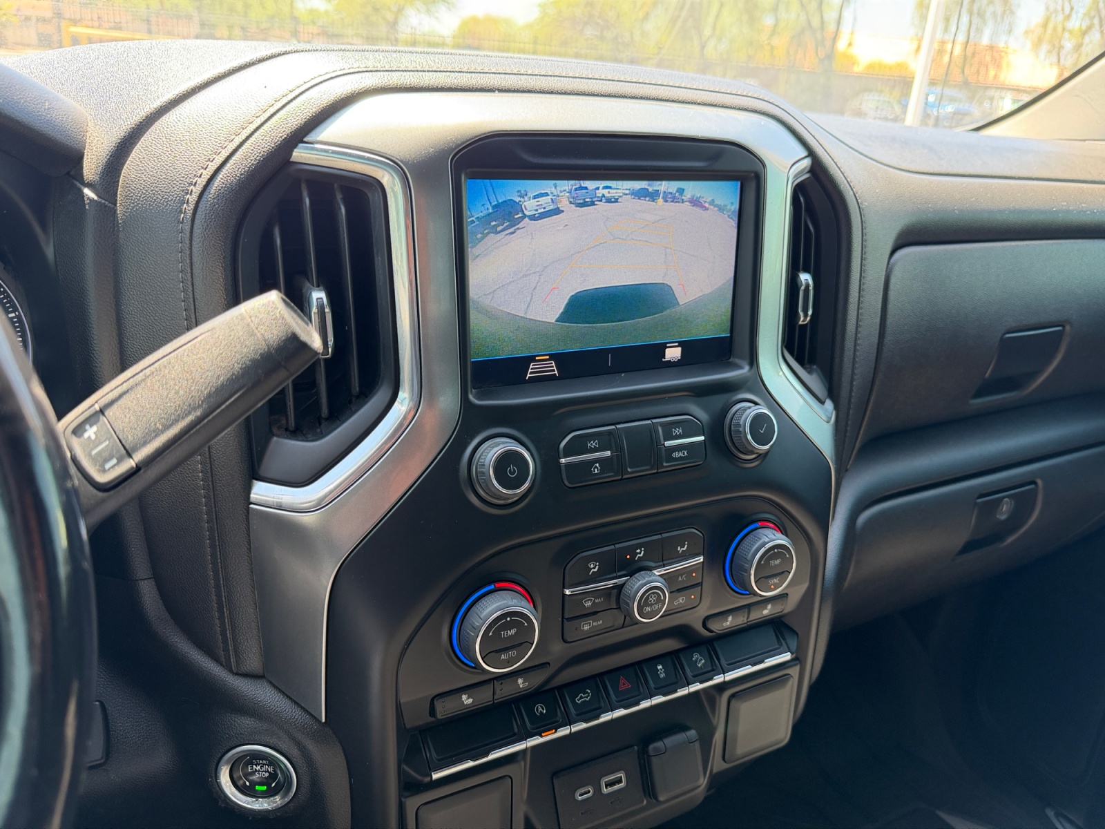 Chevrolet Silverado photo 17