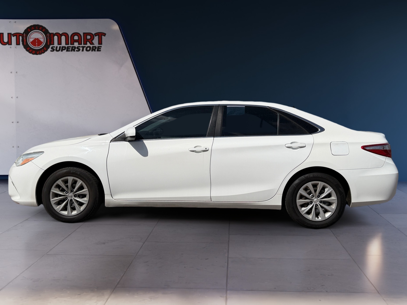 Toyota Camry photo 3
