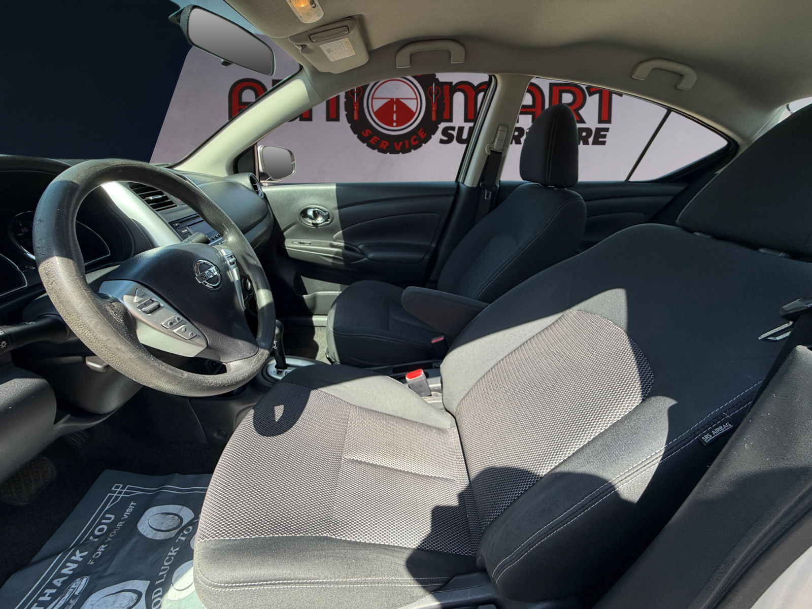 Nissan Versa photo 10