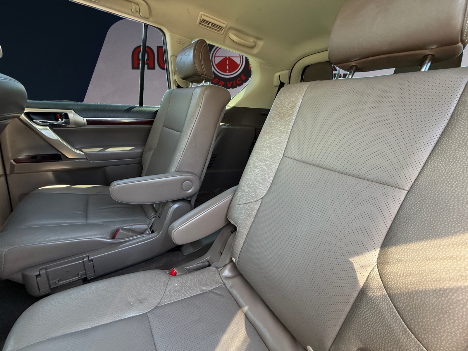 Lexus GX photo 14