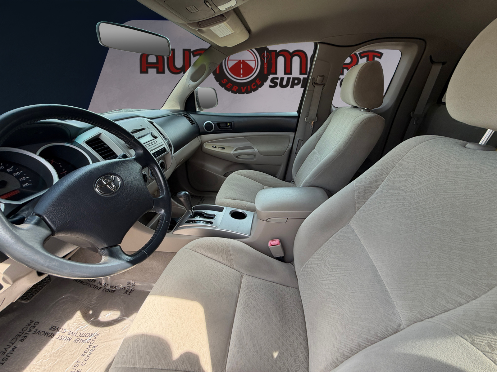 Toyota Tacoma photo 9