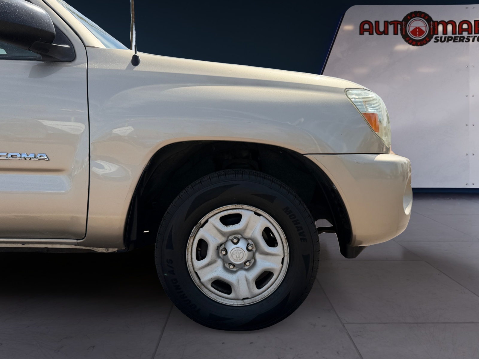 Toyota Tacoma photo 14