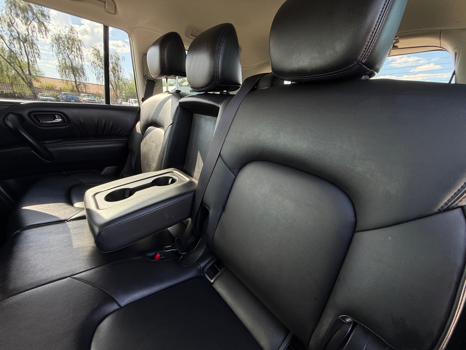 Nissan Armada photo 17