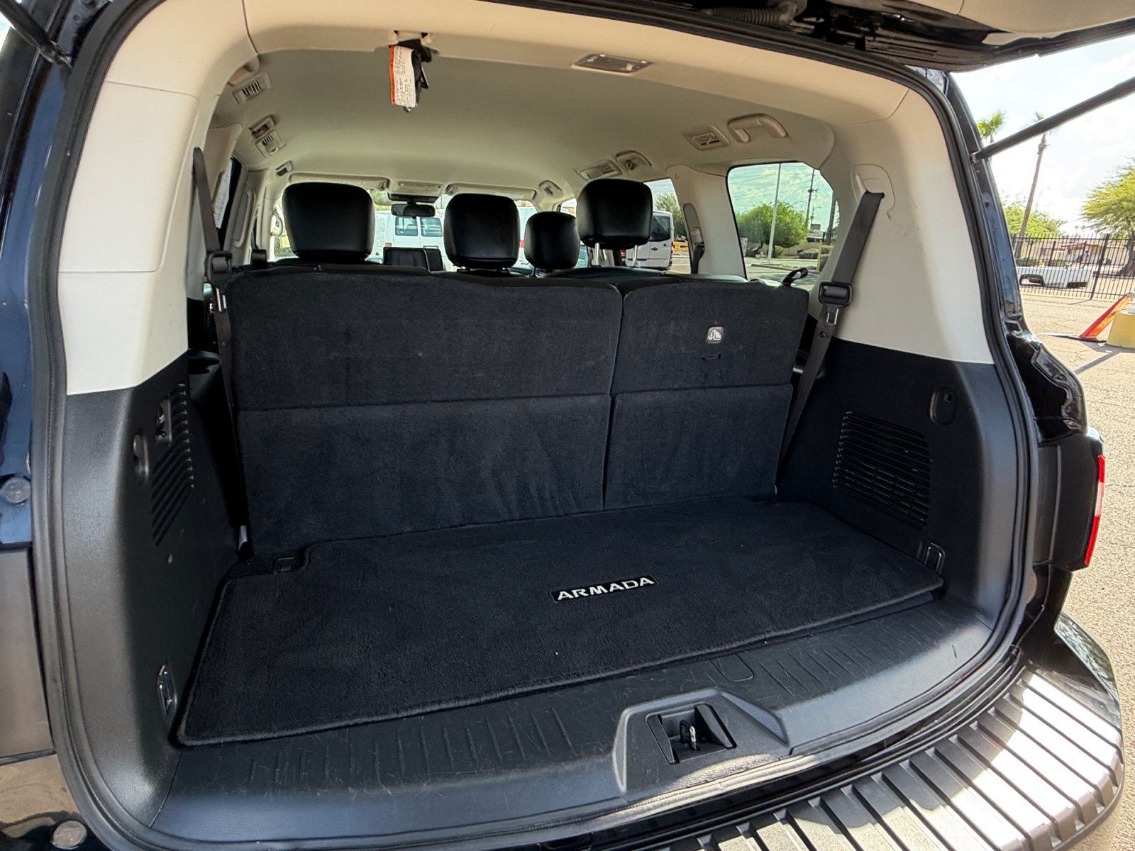 Nissan Armada photo 18