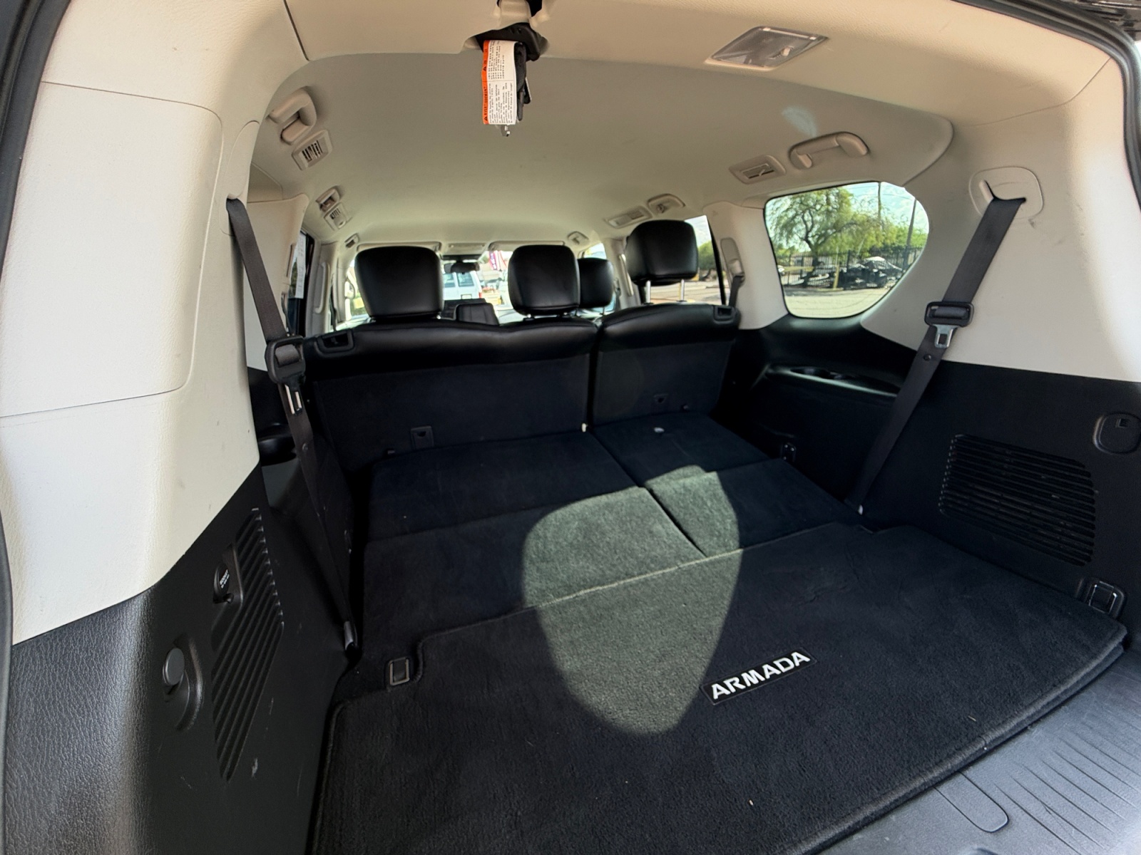 Nissan Armada photo 19
