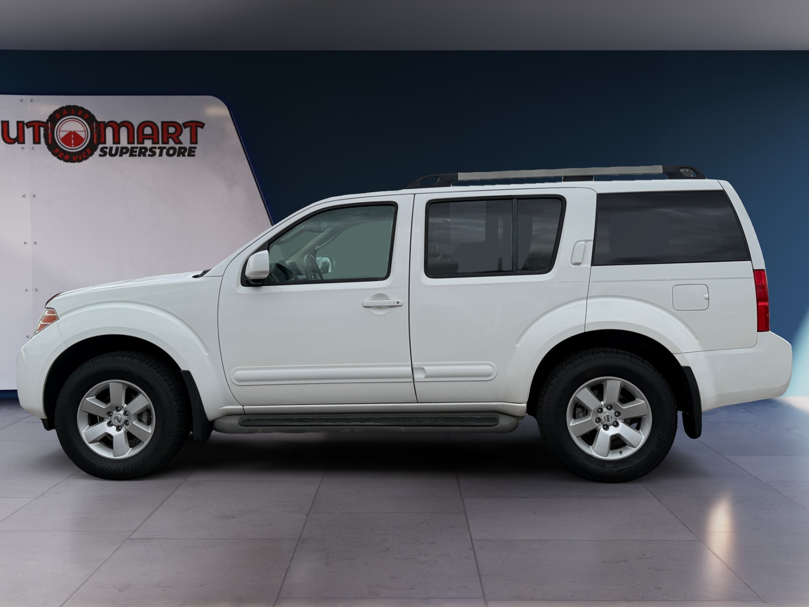 Nissan Pathfinder photo 3