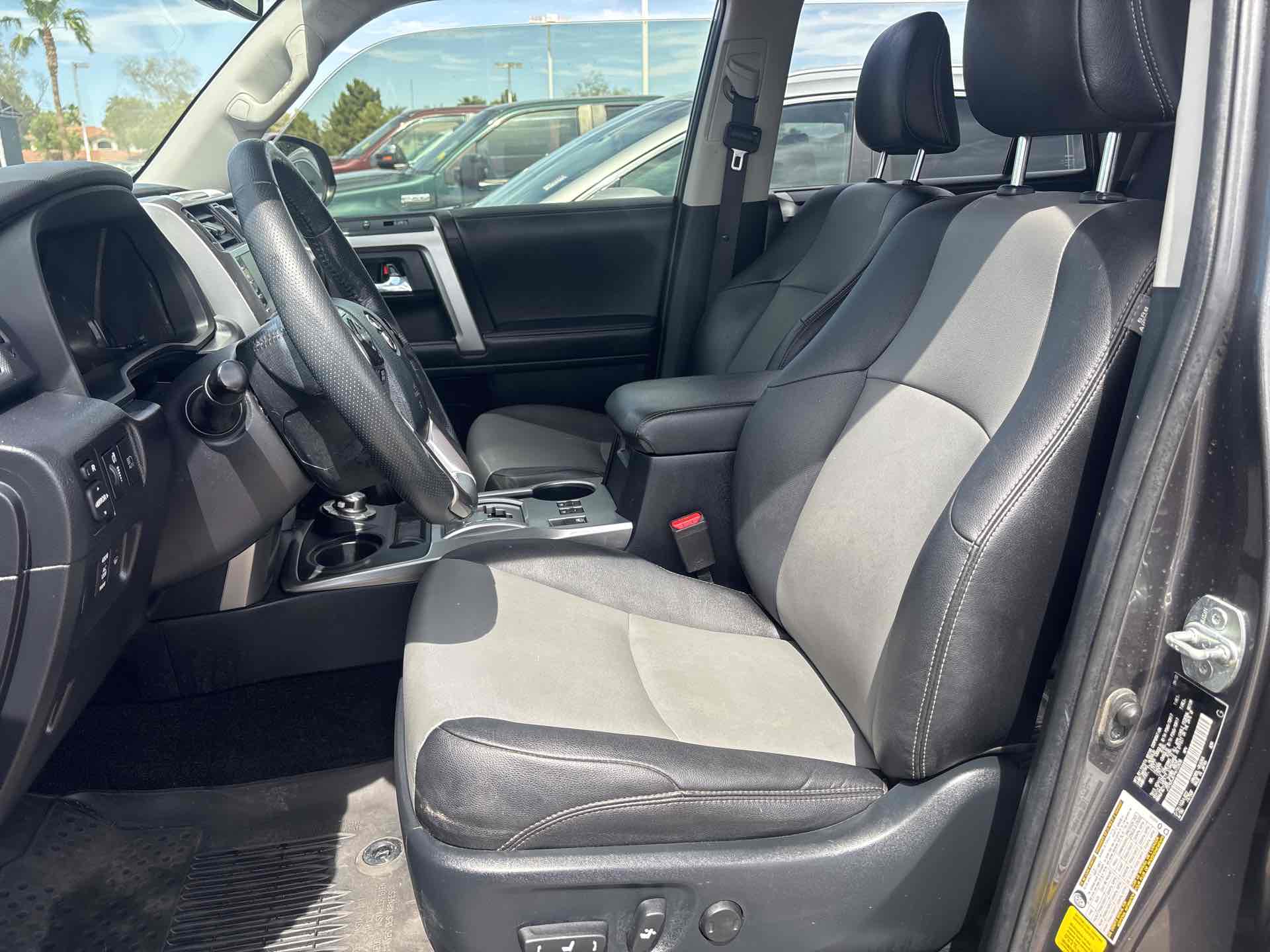 Toyota 4Runner photo 3