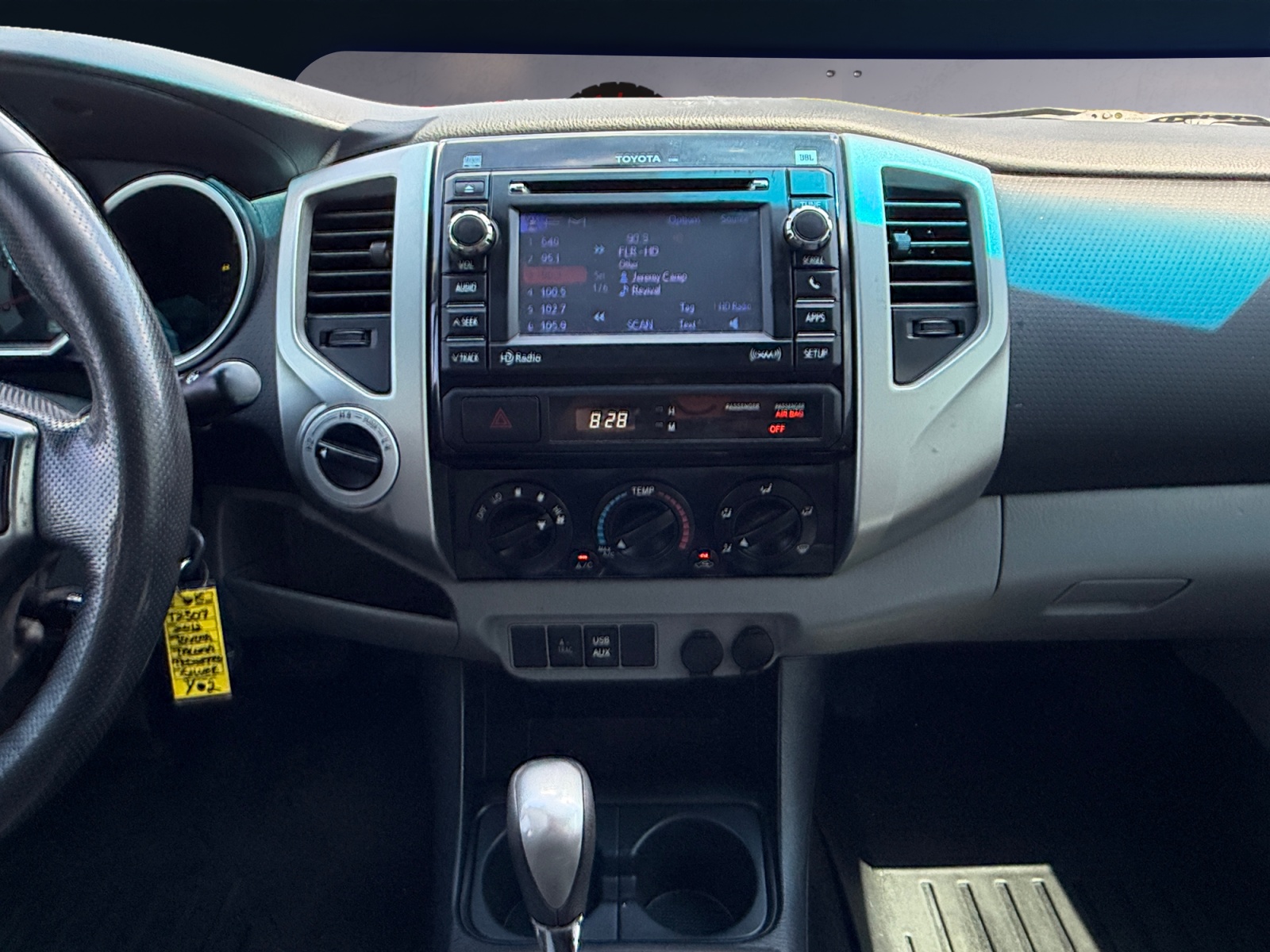 Toyota Tacoma photo 11