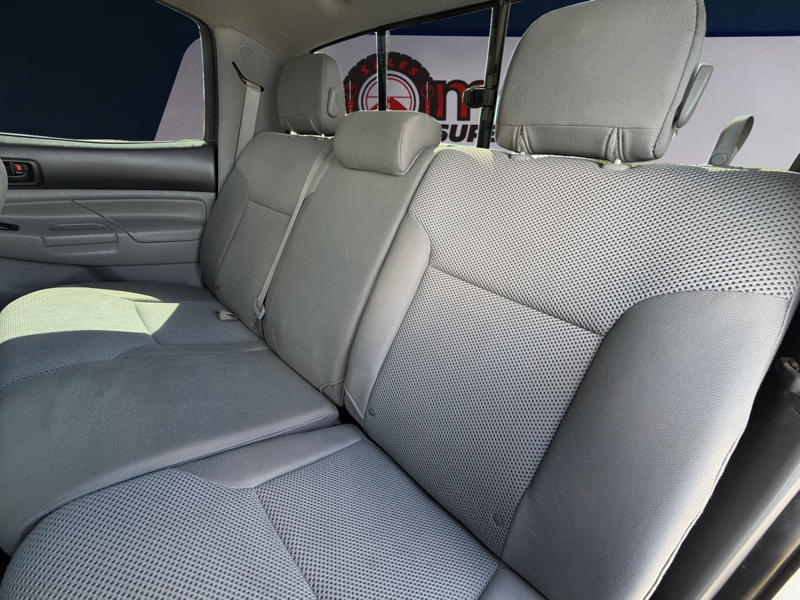Toyota Tacoma photo 13