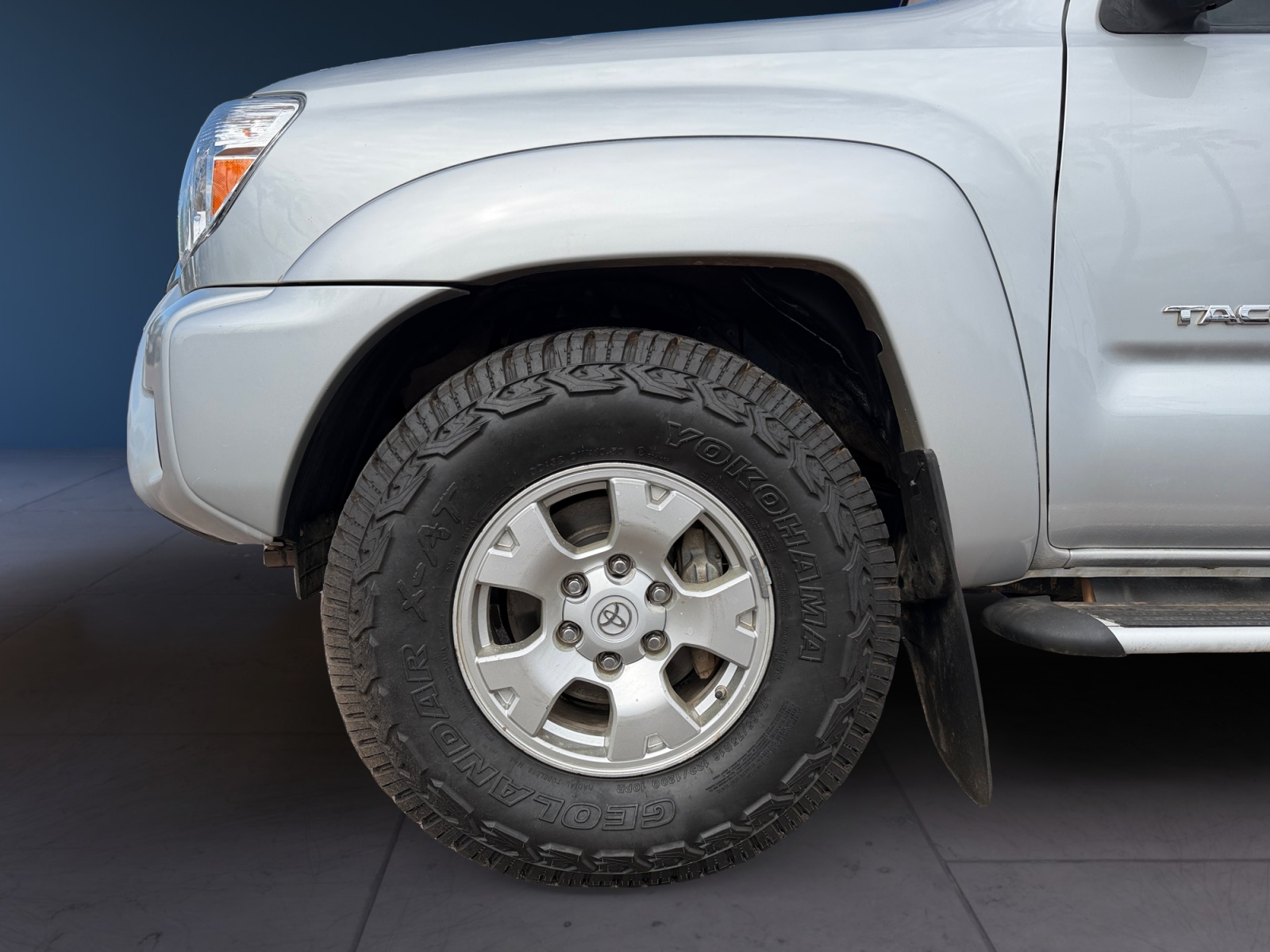 Toyota Tacoma photo 14