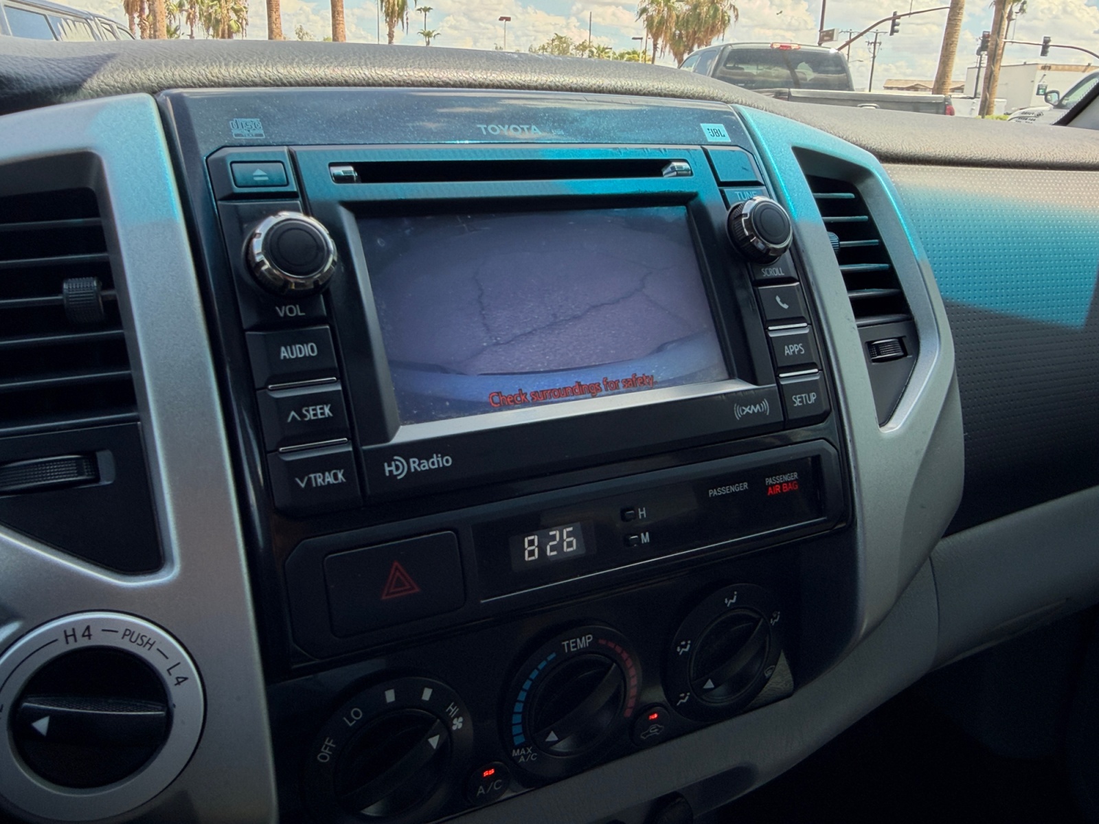 Toyota Tacoma photo 16