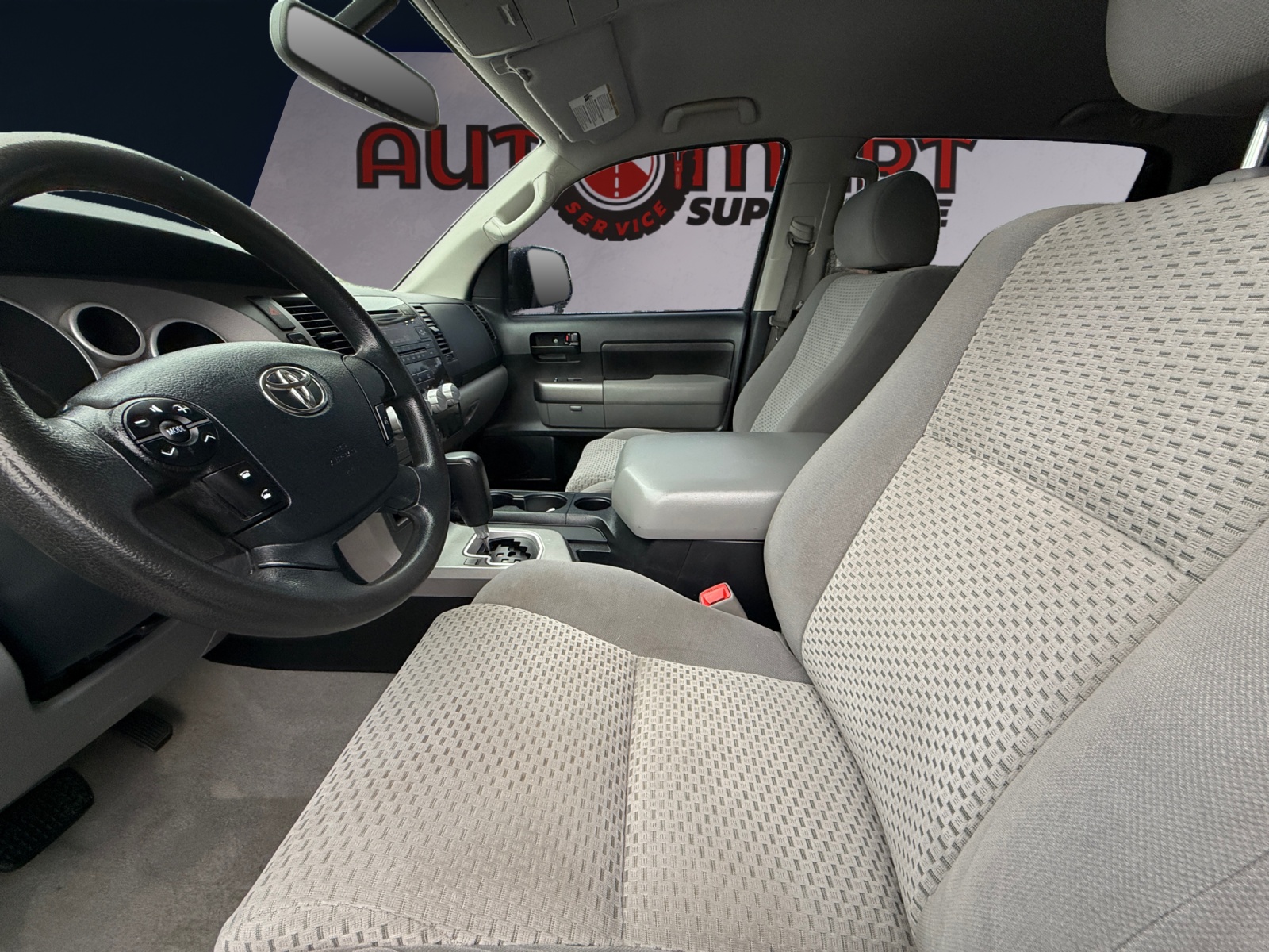 Toyota Tundra photo 9