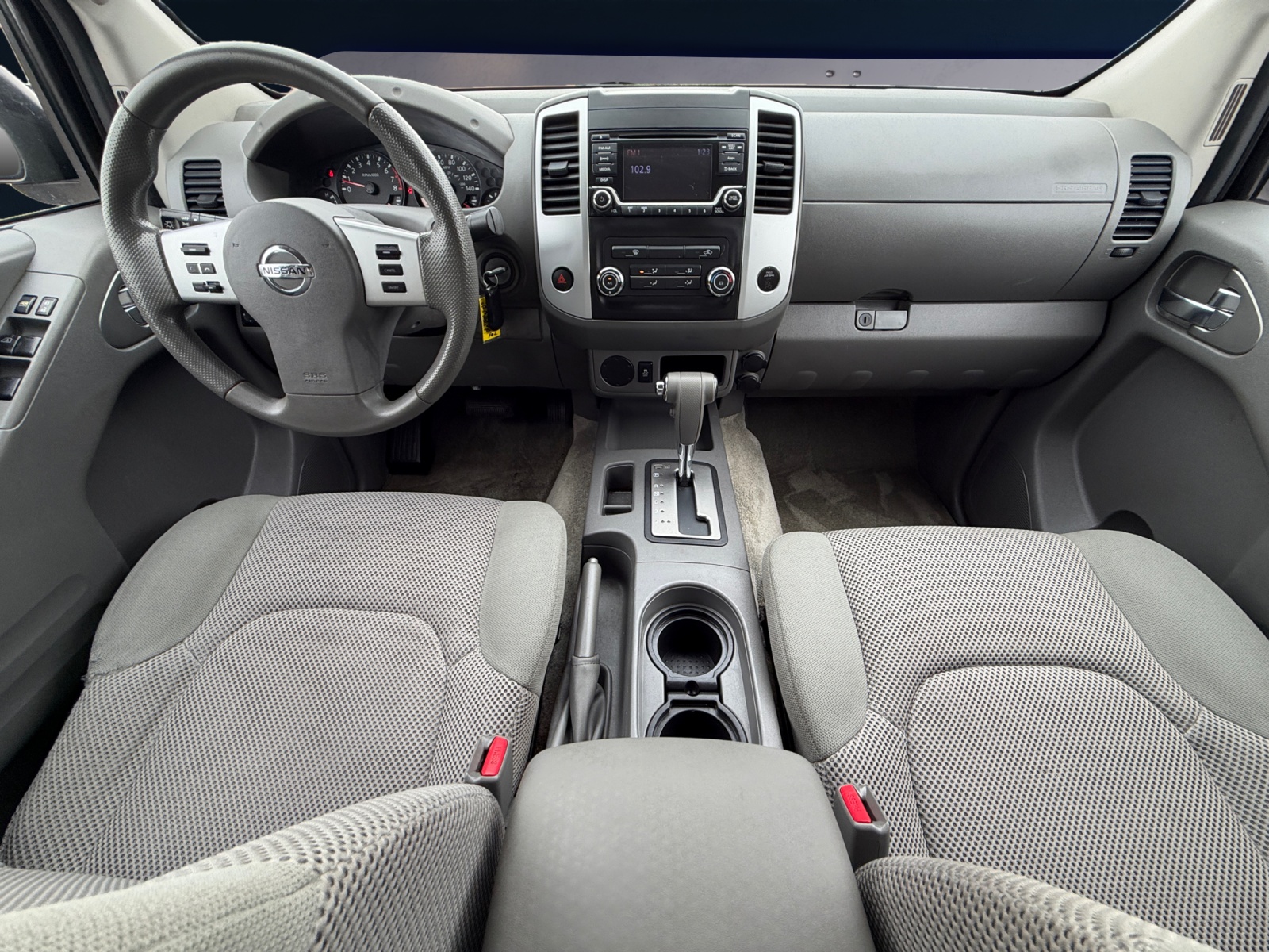 Nissan Frontier photo 11
