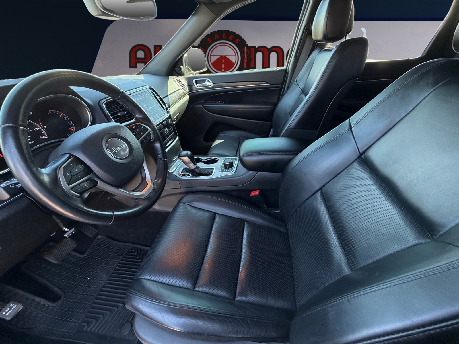 Jeep Grand Cherokee photo 10