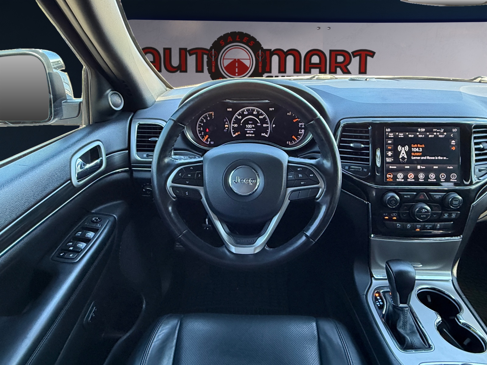 Jeep Grand Cherokee photo 13