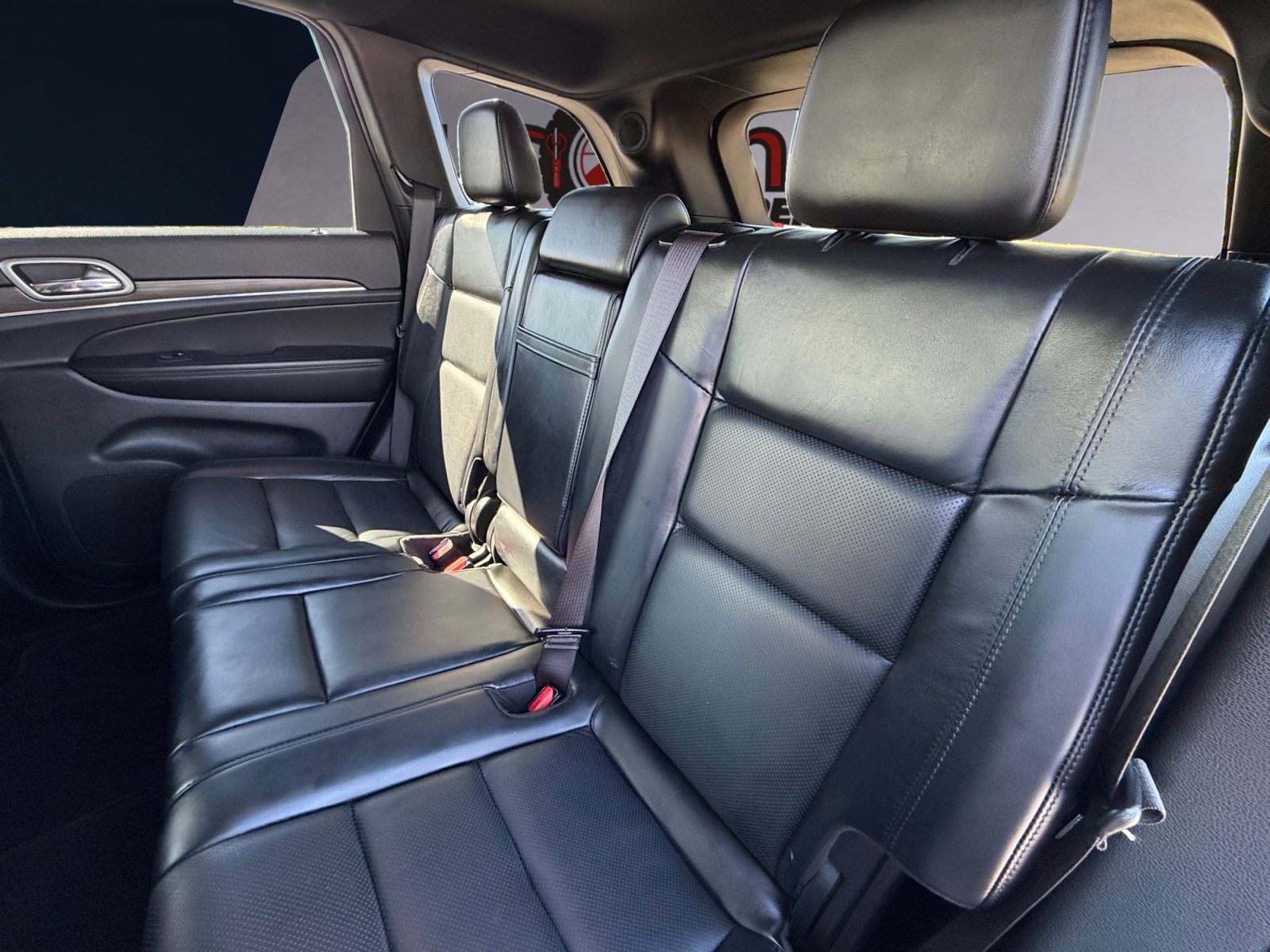 Jeep Grand Cherokee photo 14