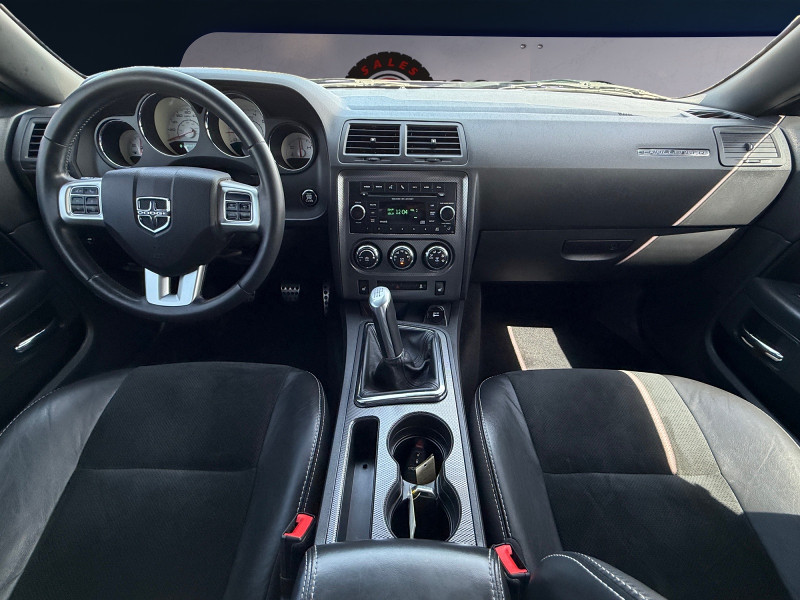 Dodge Challenger photo 11