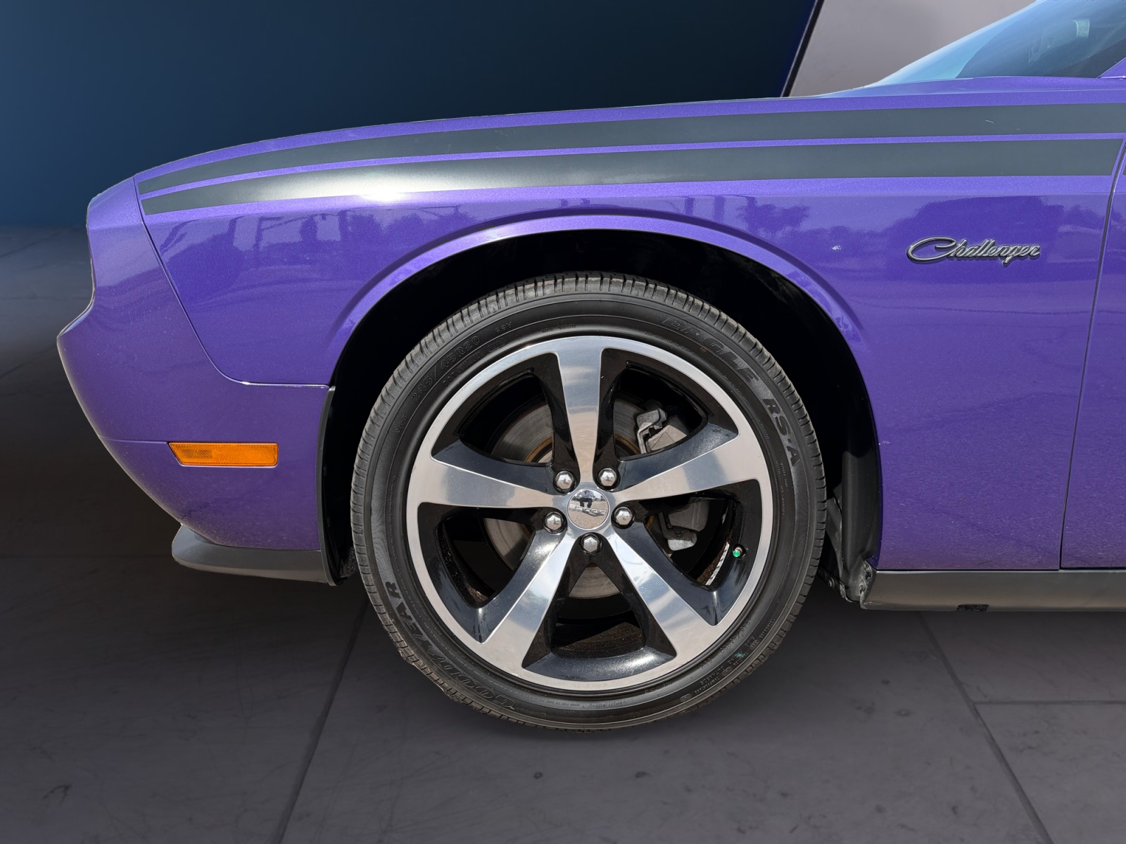 Dodge Challenger photo 15