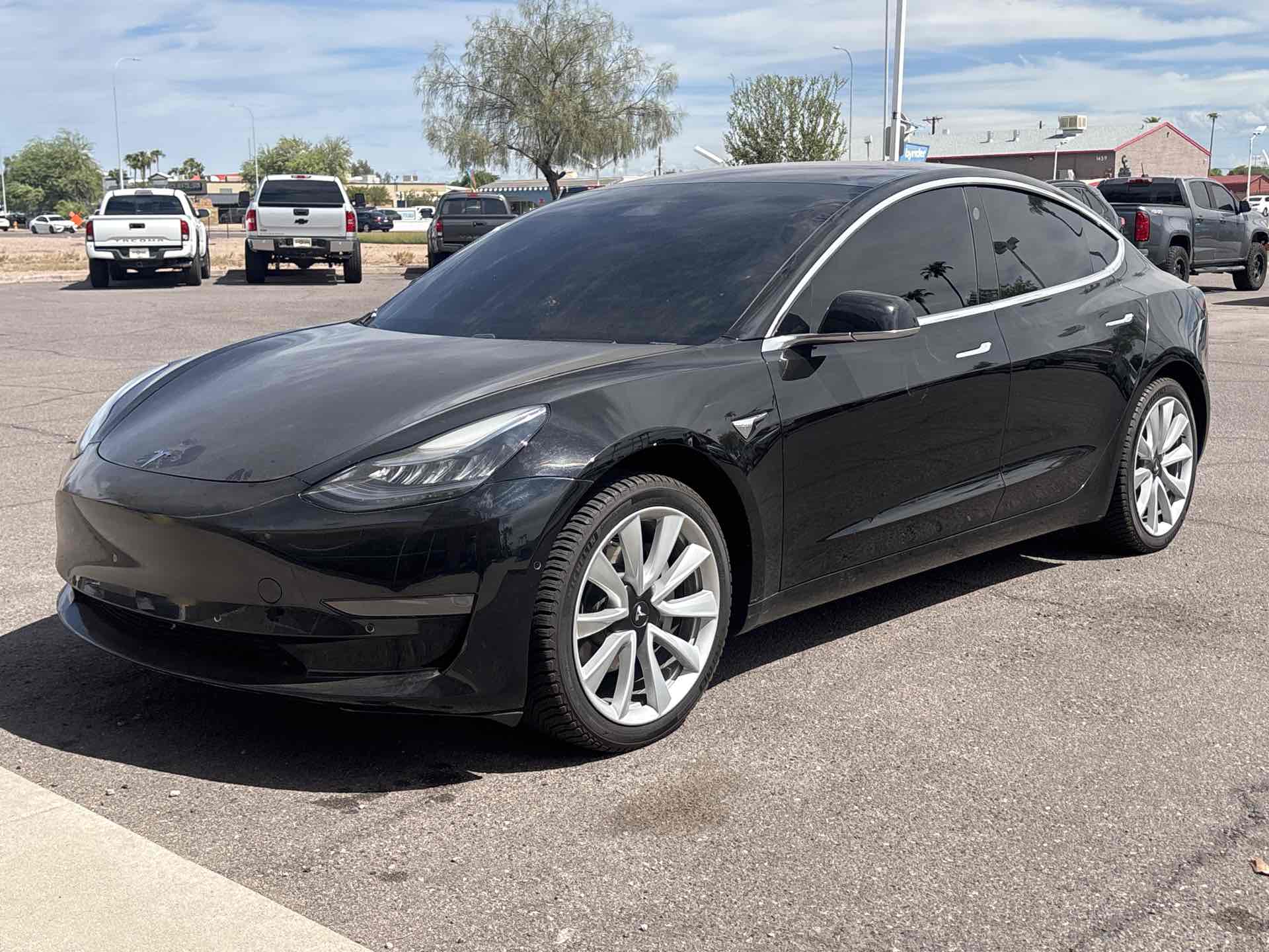 Tesla Model 3 photo 2