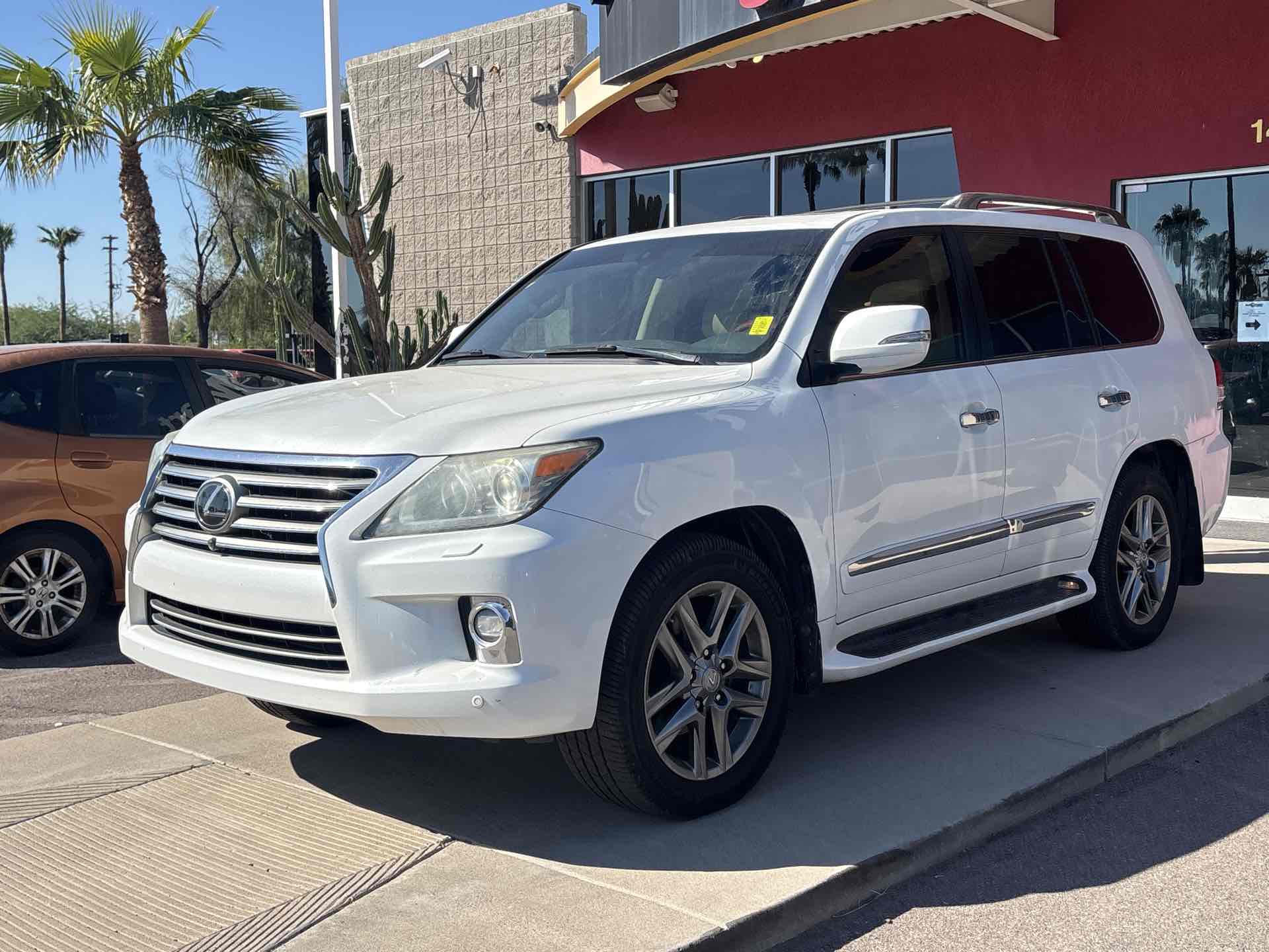 Lexus LX photo 2
