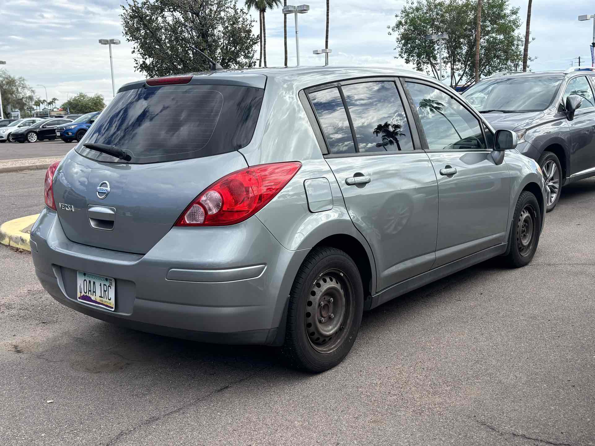 Nissan Versa photo 4