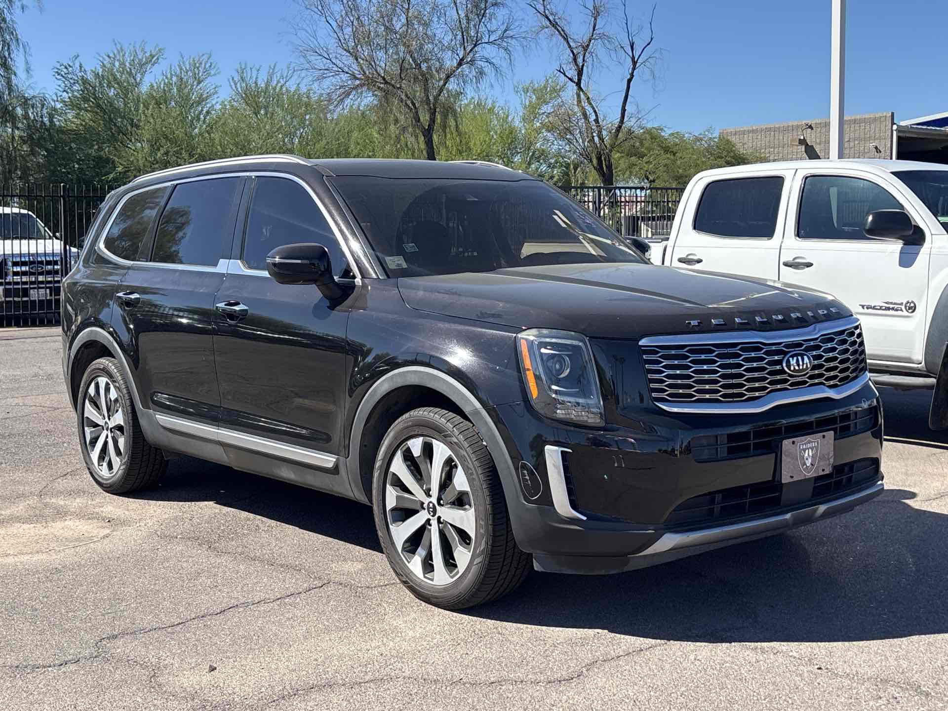 Kia Telluride photo 2