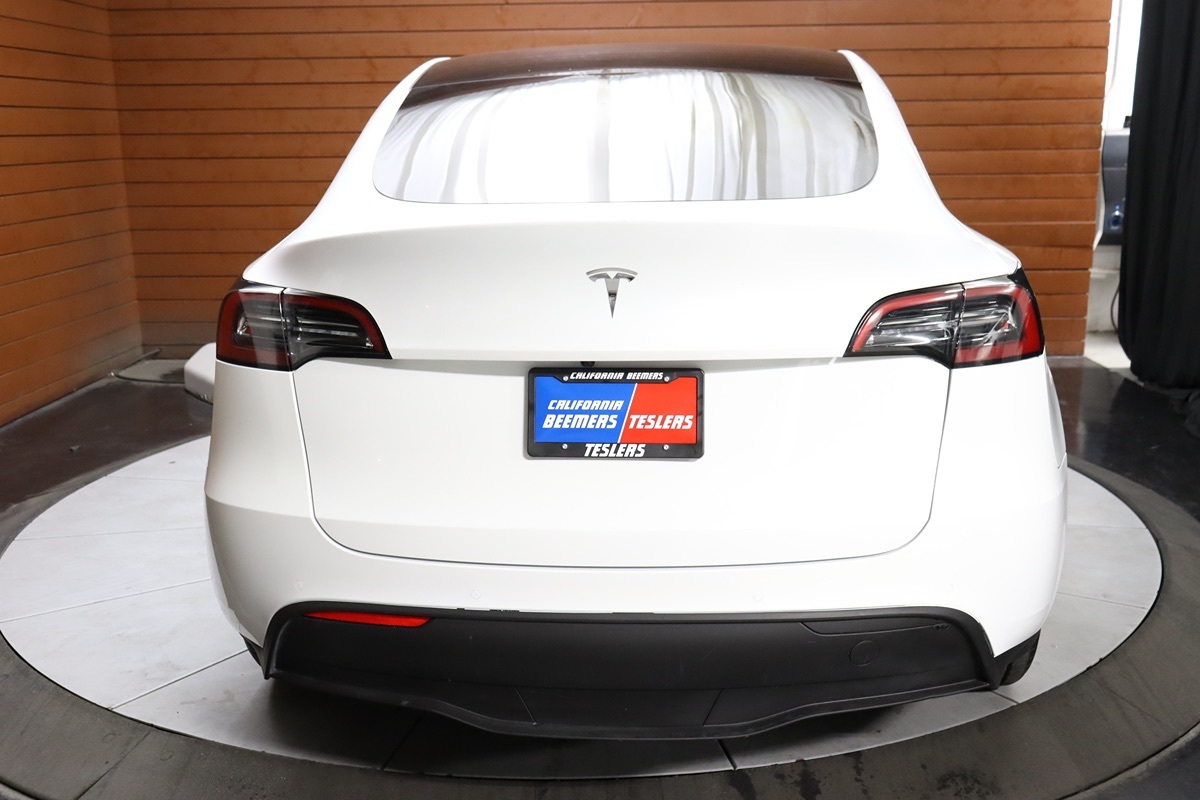 2022 Tesla Model Y Long Range photo 11