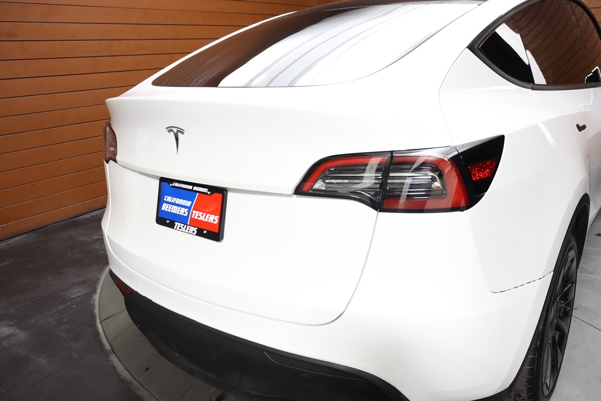 2022 Tesla Model Y Long Range photo 12