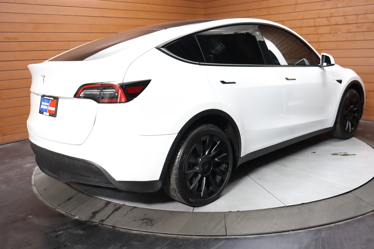 2022 Tesla Model Y Long Range photo 17