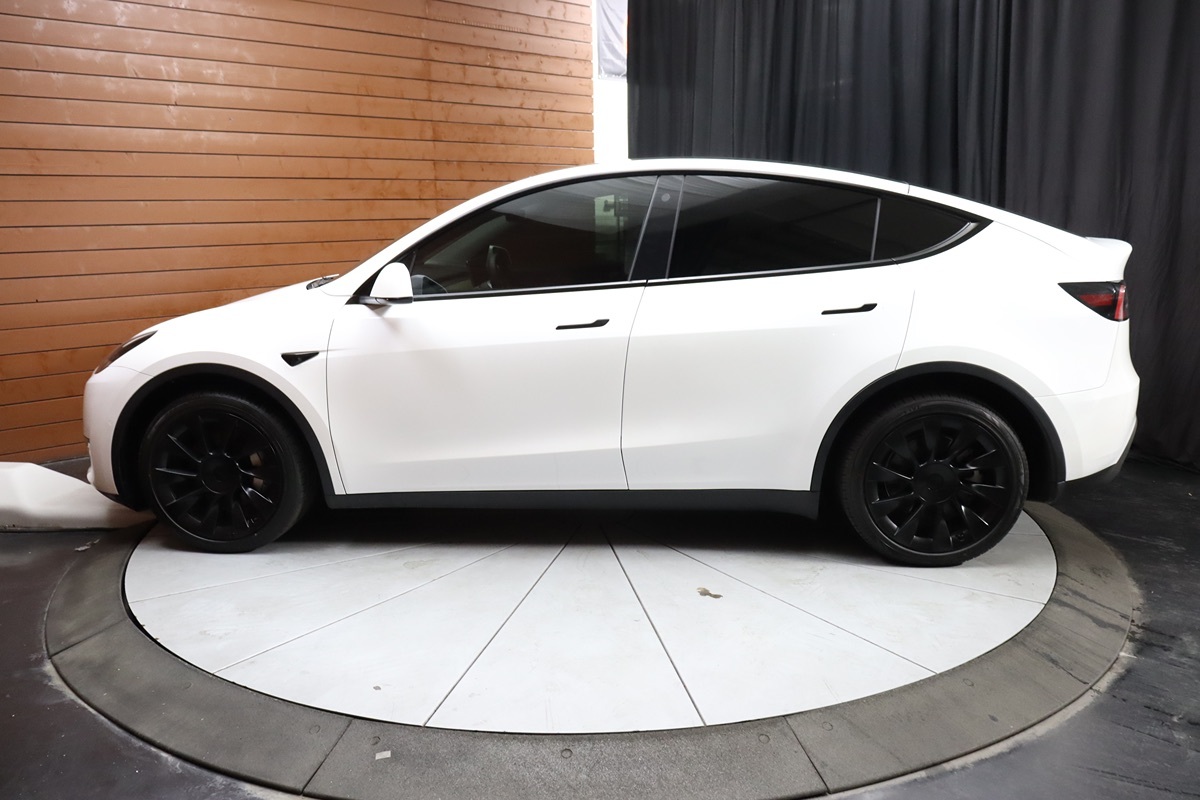 2022 Tesla Model Y Long Range photo 8
