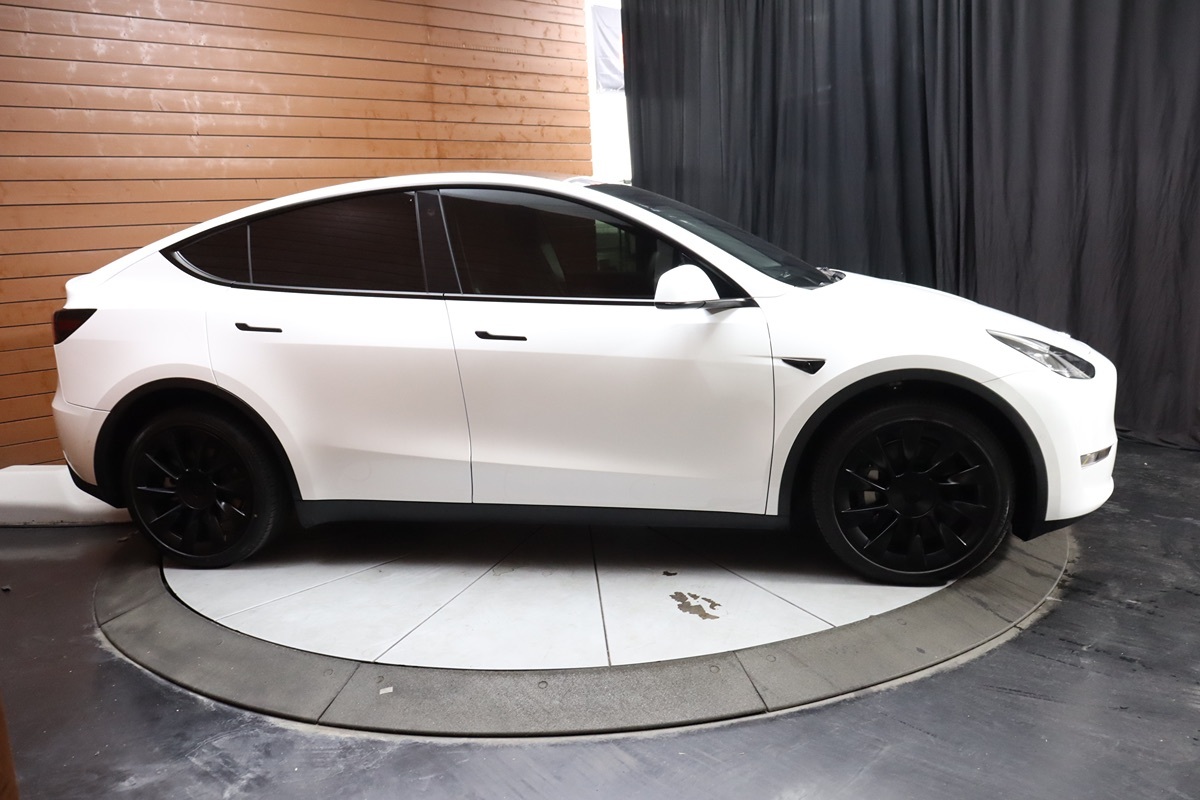 2022 Tesla Model Y Long Range photo 15