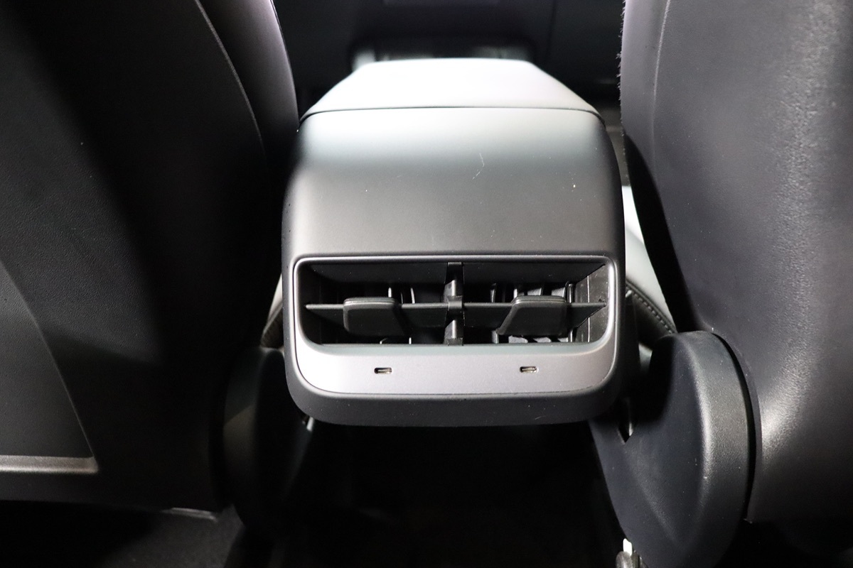 2022 Tesla Model Y Long Range photo 40