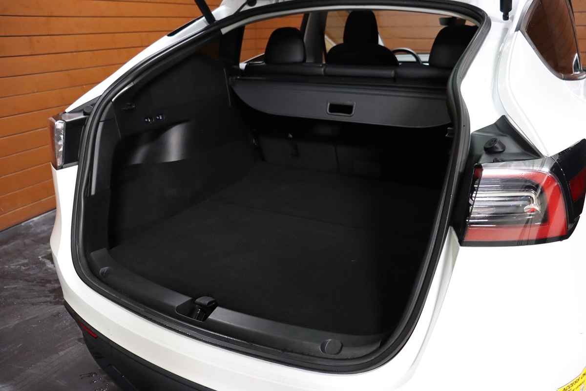 2022 Tesla Model Y Long Range photo 51