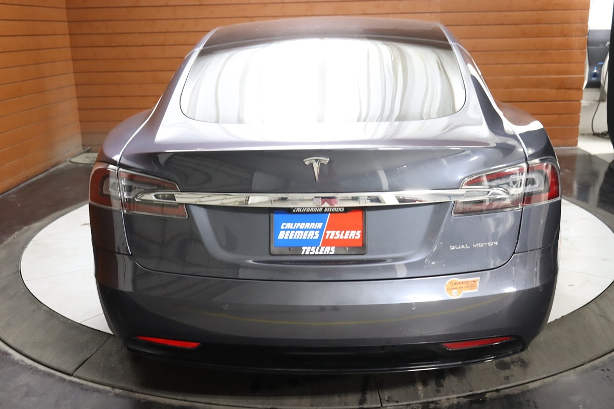 2020 Tesla Model S Long Range Plus AWD photo 11